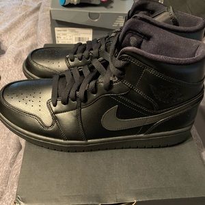 Jordan 1s triple black